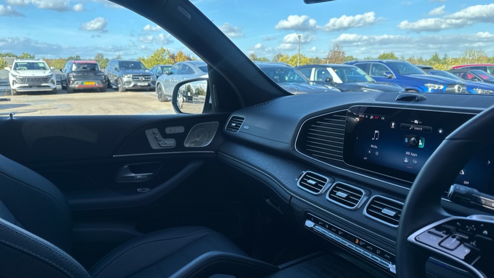 Mercedes-Benz GLE 450d 4Matic AMG Line Prem 5dr 9G-Tronic [7 St] Diesel Estate - Image 14