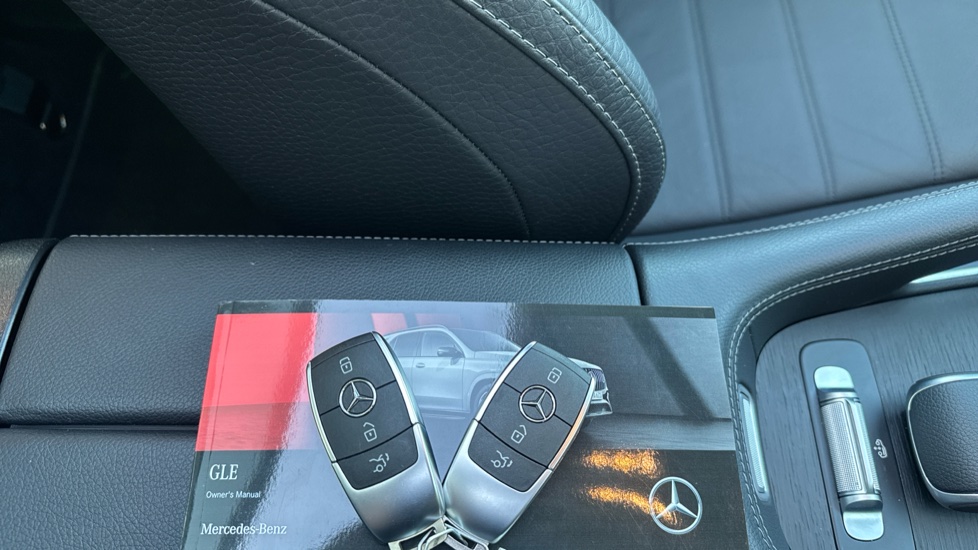 Mercedes-Benz GLE 450d 4Matic AMG Line Prem 5dr 9G-Tronic [7 St] Diesel Estate - Image 19