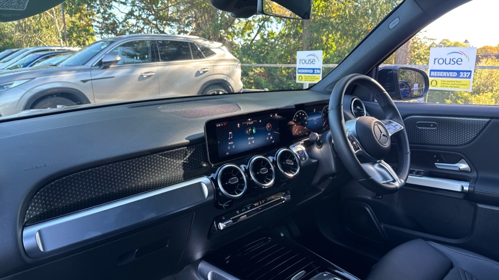 Mercedes-Benz GLB 200 Sport Executive 5dr 7G-Tronic Petrol Estate - Image 9