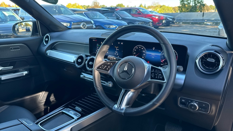 Mercedes-Benz GLB 200 Sport Executive 5dr 7G-Tronic Petrol Estate - Image 11