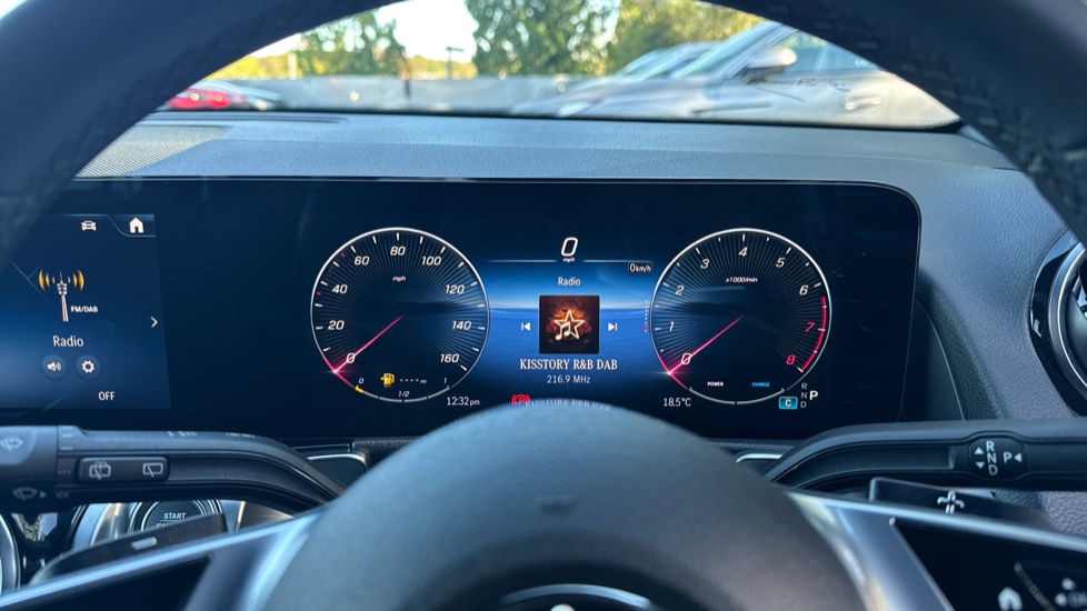 Mercedes-Benz GLB 200 Sport Executive 5dr 7G-Tronic Petrol Estate - Image 34