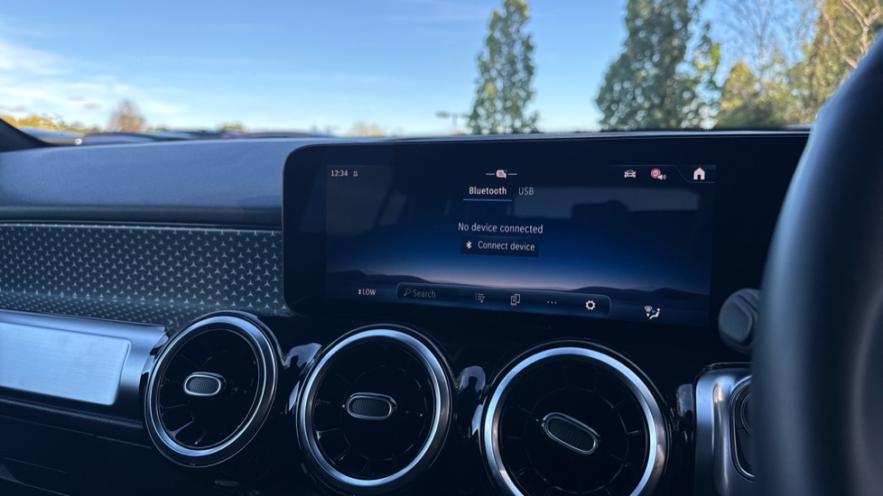 Mercedes-Benz GLB 200 Sport Executive 5dr 7G-Tronic Petrol Estate - Image 45