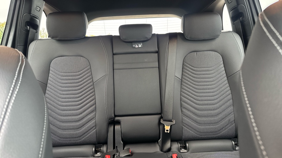 Mercedes-Benz GLB 200 Sport Executive 5dr 7G-Tronic Petrol Estate - Image 15