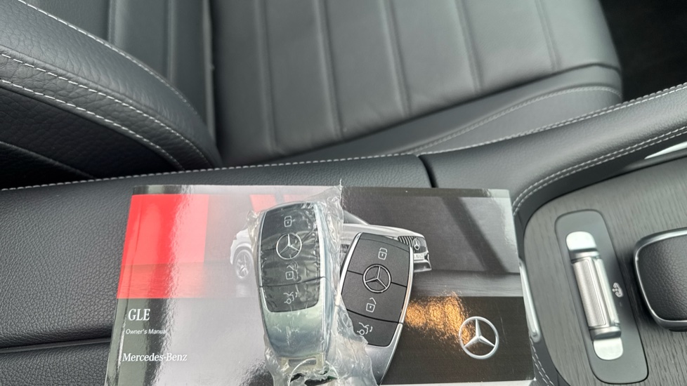 Mercedes-Benz GLE 450d 4Matic AMG Line Prem 5dr 9G-Tronic [7 St] Diesel Estate - Image 19