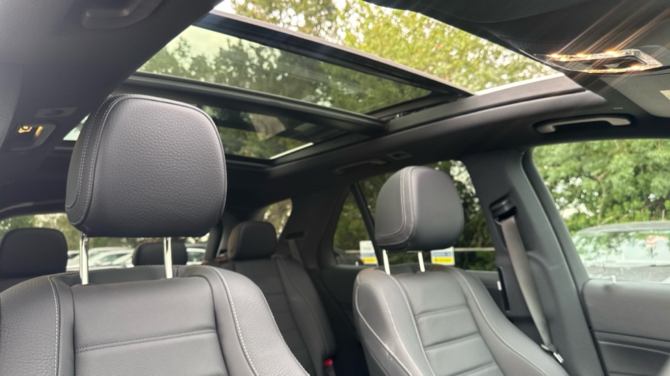 Mercedes-Benz GLE 450d 4Matic AMG Line Prem 5dr 9G-Tronic [7 St] Diesel Estate - Image 32