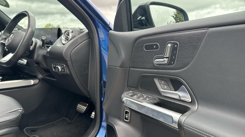 Mercedes-Benz Eqb 250+ 140kW AMG Line Prem Plus 70.5kWh 5dr Auto Electric Estate - Image 25