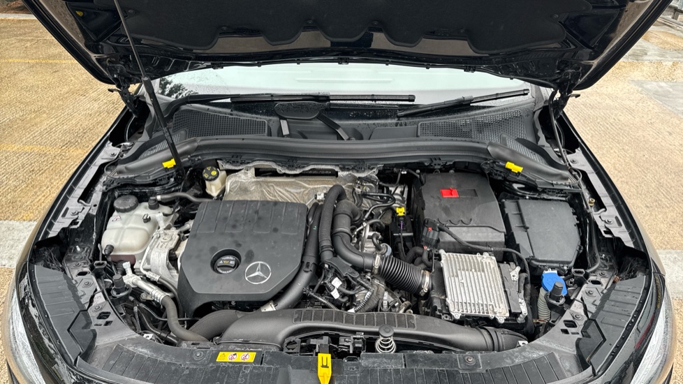 Mercedes-Benz GLA 180 Sport Edition 5dr Auto Petrol Hatchback - Image 8