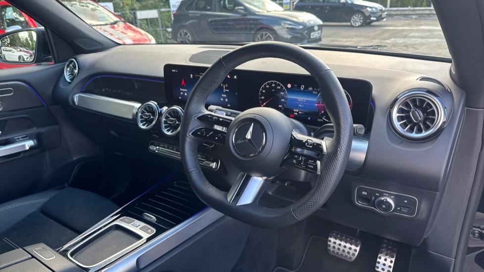 Mercedes-Benz GLB 220d 4Matic AMG Line Premium 5dr 8G-Tronic Diesel Estate - Image 11