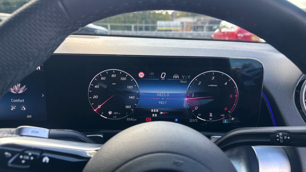 Mercedes-Benz GLB 220d 4Matic AMG Line Premium 5dr 8G-Tronic Diesel Estate - Image 18