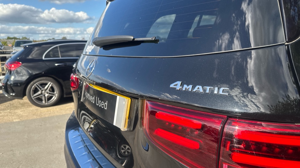 Mercedes-Benz GLB 220d 4Matic AMG Line Premium 5dr 8G-Tronic Diesel Estate - Image 22