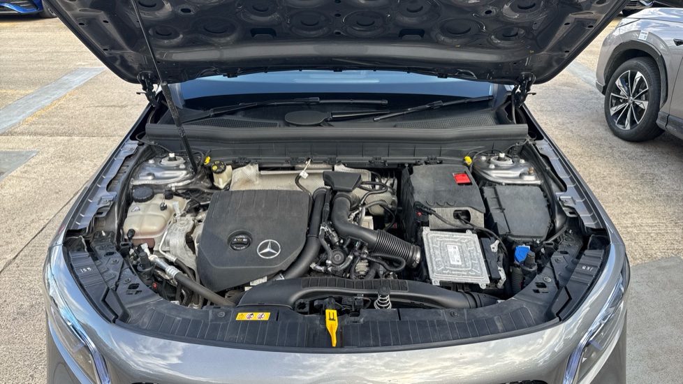 Mercedes-Benz GLB 200 AMG Line Premium + Night Ed 5dr 7G-Tronic Petrol Estate - Image 8