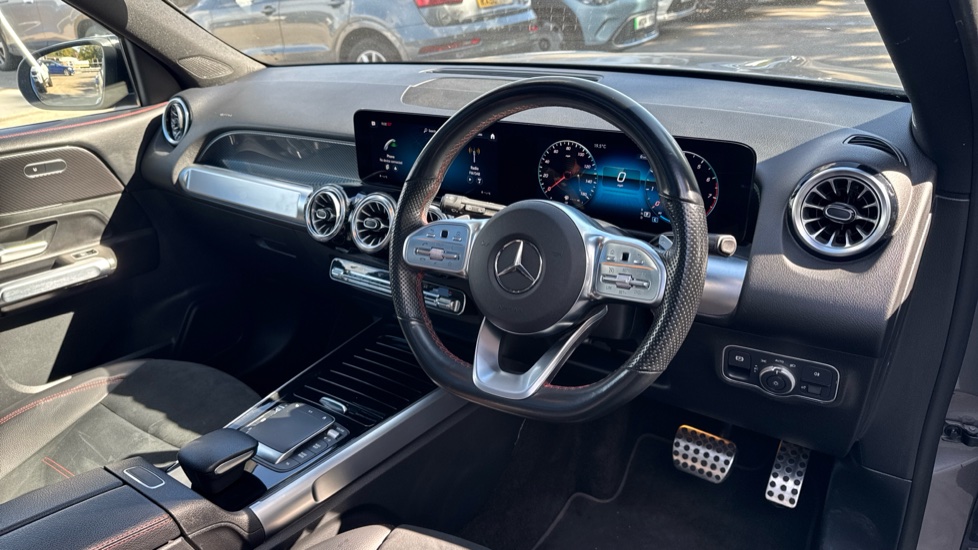 Mercedes-Benz GLB 200 AMG Line Premium + Night Ed 5dr 7G-Tronic Petrol Estate - Image 11