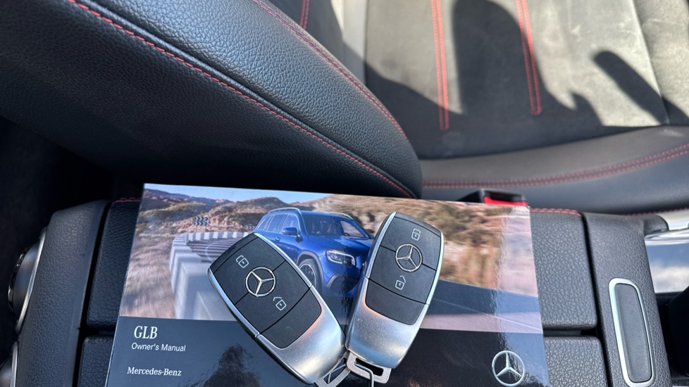 Mercedes-Benz GLB 200 AMG Line Premium + Night Ed 5dr 7G-Tronic Petrol Estate - Image 19