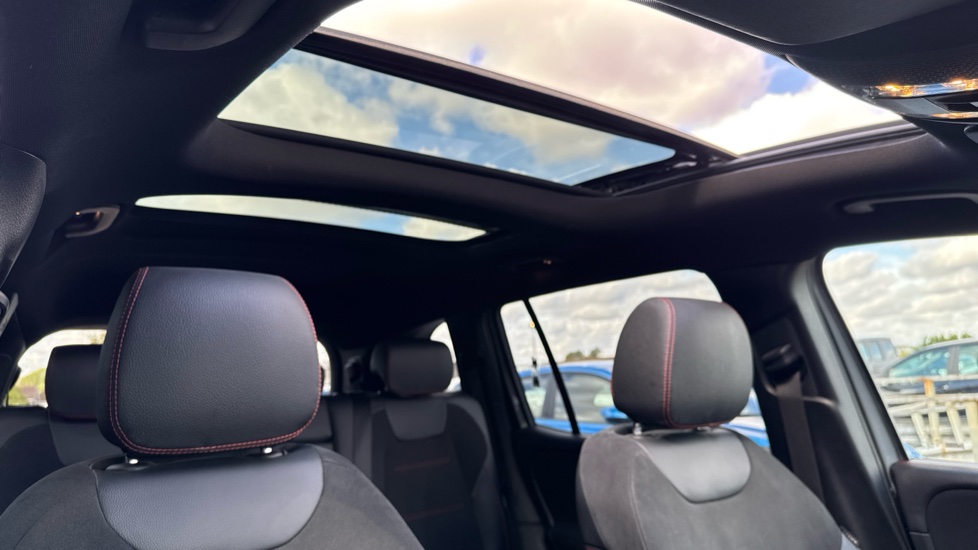 Mercedes-Benz GLB 200 AMG Line Premium + Night Ed 5dr 7G-Tronic Petrol Estate - Image 29