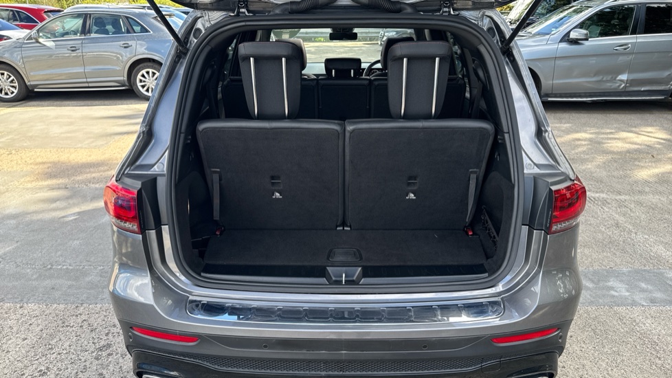 Mercedes-Benz GLB 200 AMG Line Premium + Night Ed 5dr 7G-Tronic Petrol Estate - Image 31