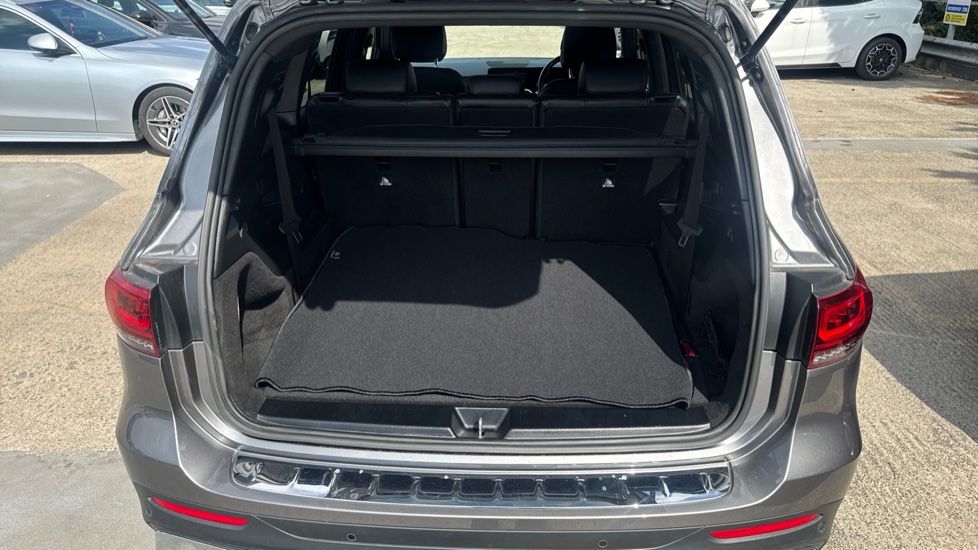 Mercedes-Benz GLB 200 AMG Line Premium 5dr 7G-Tronic Petrol Estate - Image 4