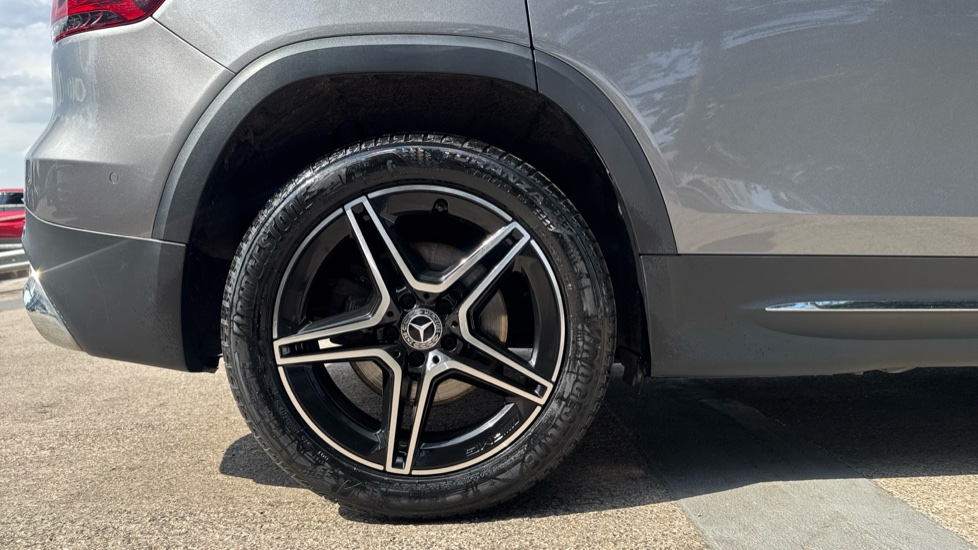 Mercedes-Benz GLB 200 AMG Line Premium 5dr 7G-Tronic Petrol Estate - Image 7