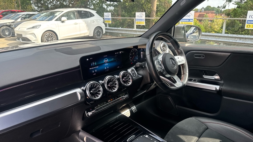 Mercedes-Benz GLB 200 AMG Line Premium 5dr 7G-Tronic Petrol Estate - Image 9