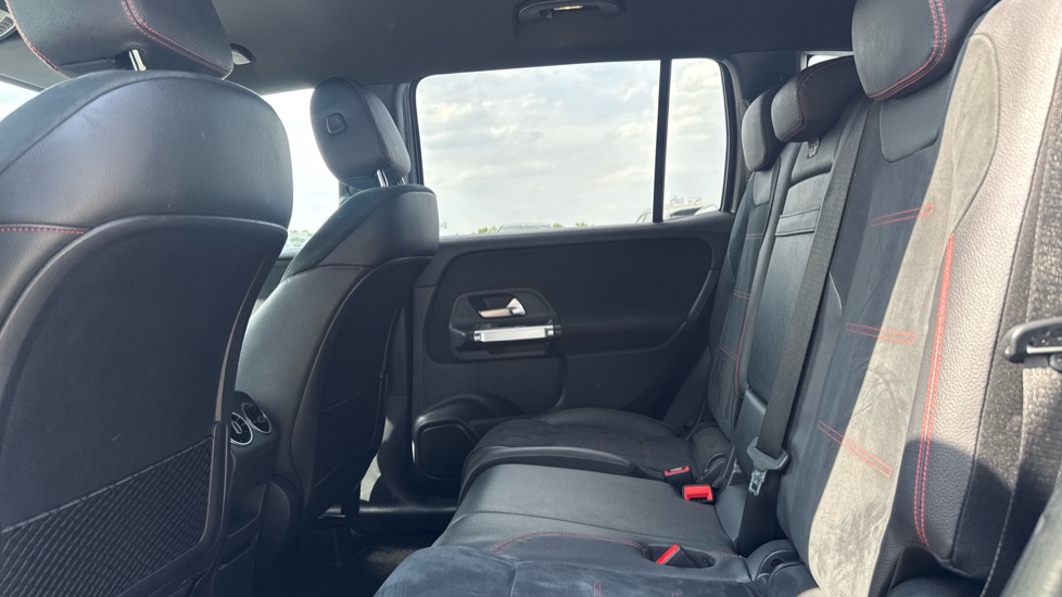 Mercedes-Benz GLB 200 AMG Line Premium 5dr 7G-Tronic Petrol Estate - Image 16