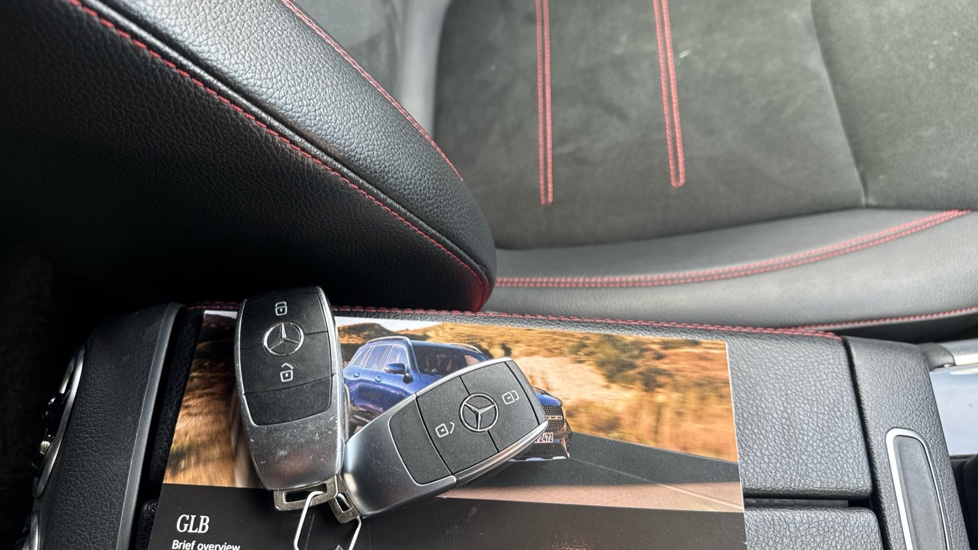 Mercedes-Benz GLB 200 AMG Line Premium 5dr 7G-Tronic Petrol Estate - Image 19