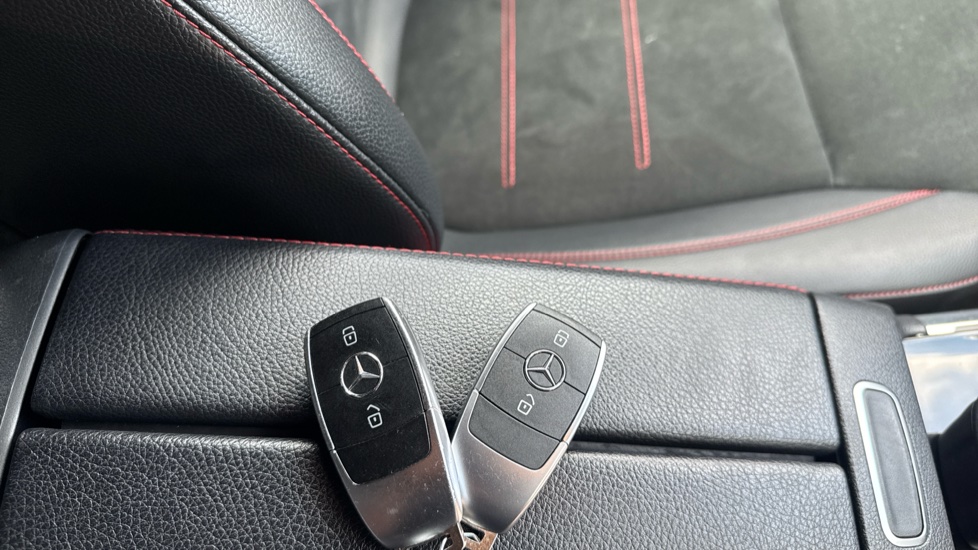 Mercedes-Benz GLB 200 AMG Line Premium 5dr 7G-Tronic Petrol Estate - Image 20