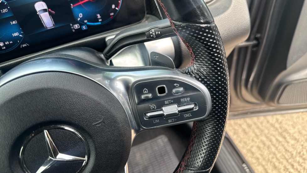 Mercedes-Benz GLB 200 AMG Line Premium 5dr 7G-Tronic Petrol Estate - Image 25