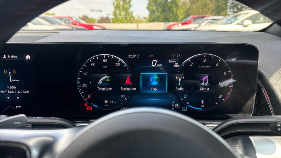 Mercedes-Benz GLB 200 AMG Line Premium 5dr 7G-Tronic Petrol Estate - Image 31