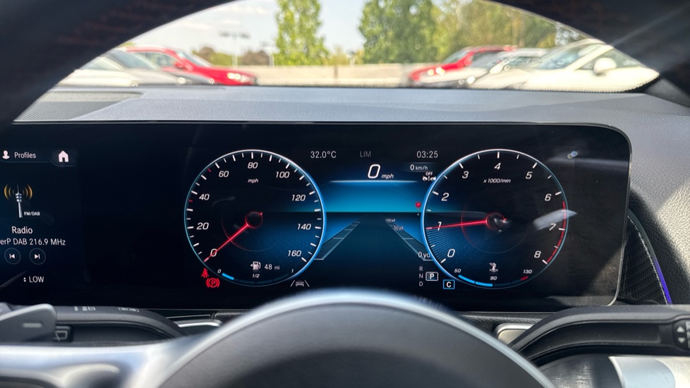 Mercedes-Benz GLB 200 AMG Line Premium 5dr 7G-Tronic Petrol Estate - Image 33