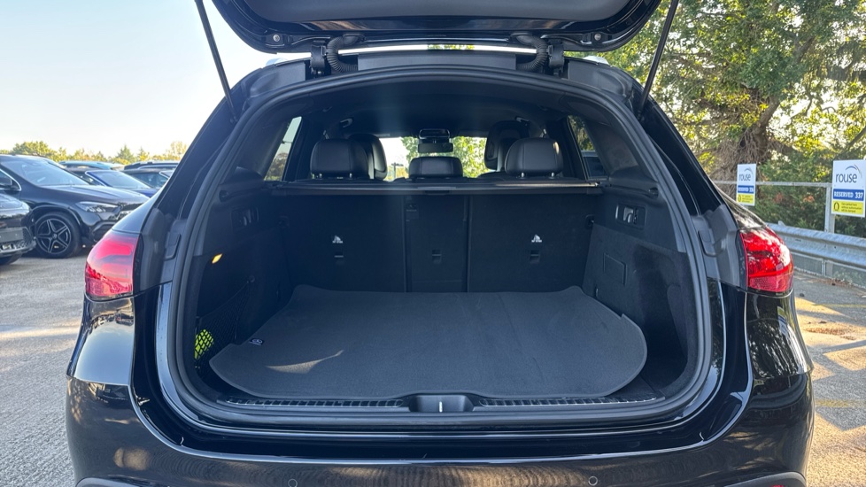 Mercedes-Benz GLC 300 4Matic AMG Line 5dr 9G-Tronic Petrol Estate - Image 4