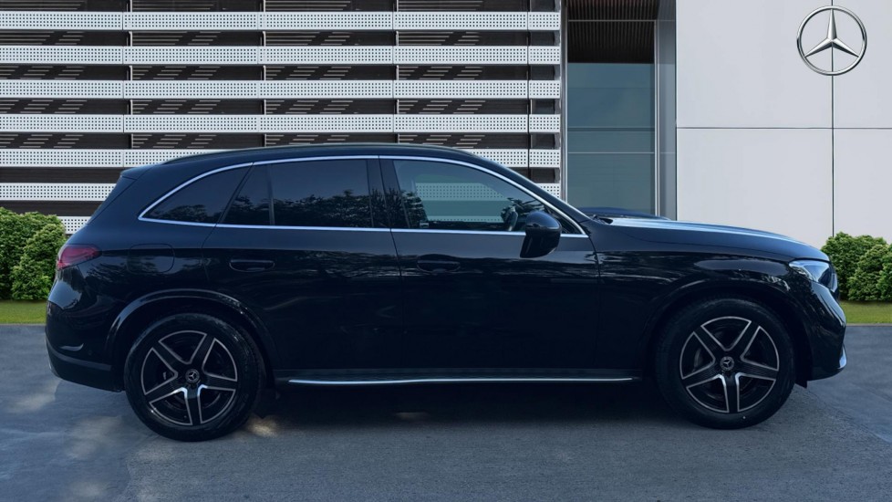 Mercedes-Benz GLC 300 4Matic AMG Line 5dr 9G-Tronic Petrol Estate - Image 5