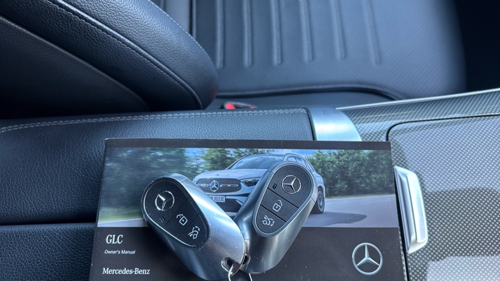Mercedes-Benz GLC 300 4Matic AMG Line 5dr 9G-Tronic Petrol Estate - Image 19