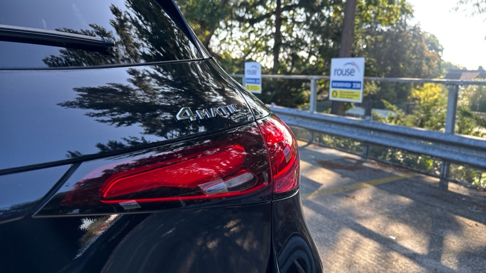 Mercedes-Benz GLC 300 4Matic AMG Line 5dr 9G-Tronic Petrol Estate - Image 22