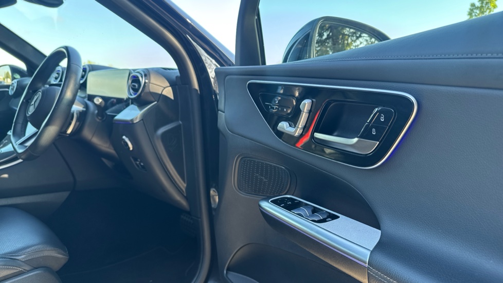 Mercedes-Benz GLC 300 4Matic AMG Line 5dr 9G-Tronic Petrol Estate - Image 25