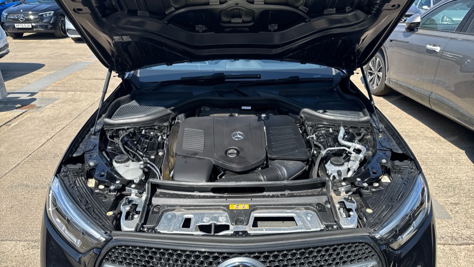 Mercedes-Benz GLC 300 4Matic AMG Line 5dr 9G-Tronic Petrol Estate - Image 8