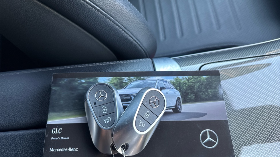 Mercedes-Benz GLC 300 4Matic AMG Line 5dr 9G-Tronic Petrol Estate - Image 19