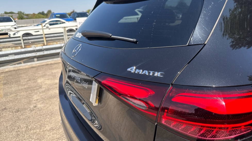 Mercedes-Benz GLC 300 4Matic AMG Line 5dr 9G-Tronic Petrol Estate - Image 22