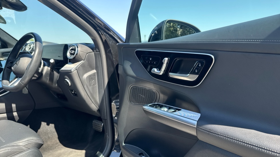 Mercedes-Benz GLC 300 4Matic AMG Line 5dr 9G-Tronic Petrol Estate - Image 25
