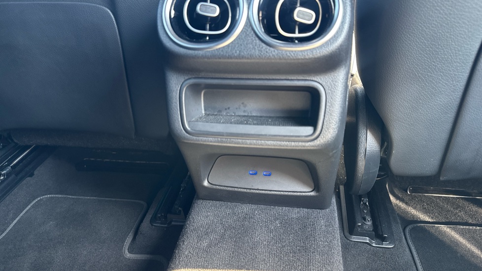 Mercedes-Benz GLC 300 4Matic AMG Line 5dr 9G-Tronic Petrol Estate - Image 31