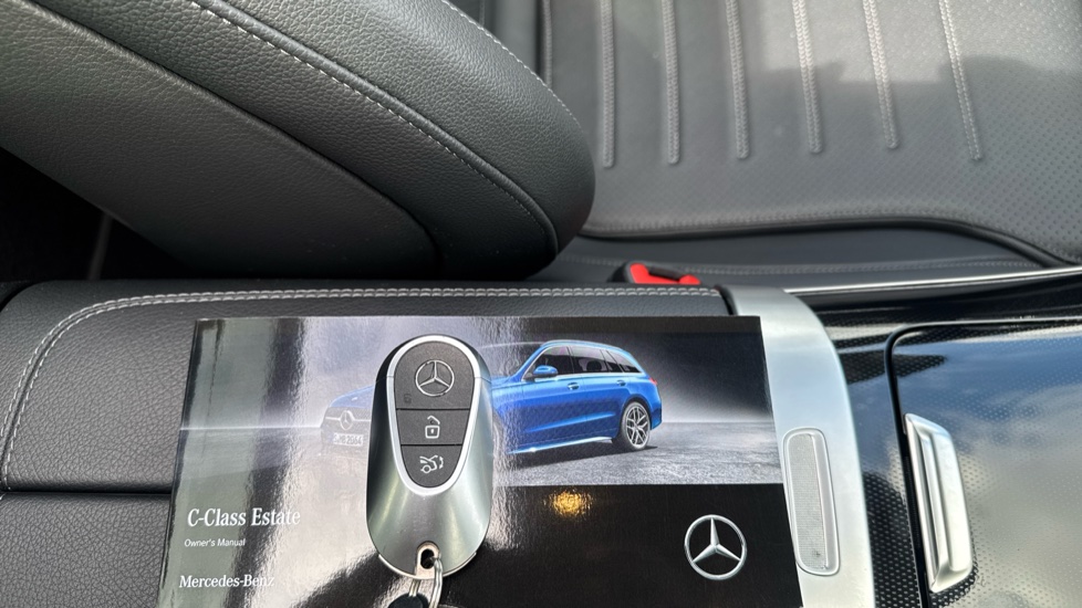 Mercedes-Benz C-Class C300 AMG Line Premium [Pan Roof] 5dr 9G-Tronic Petrol Estate - Image 19