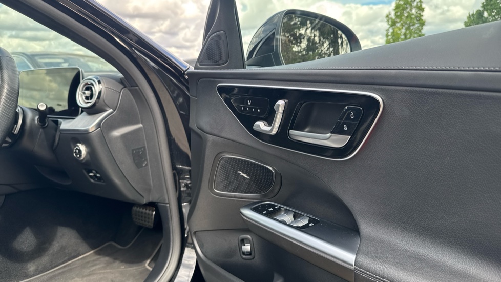 Mercedes-Benz C-Class C300 AMG Line Premium [Pan Roof] 5dr 9G-Tronic Petrol Estate - Image 25