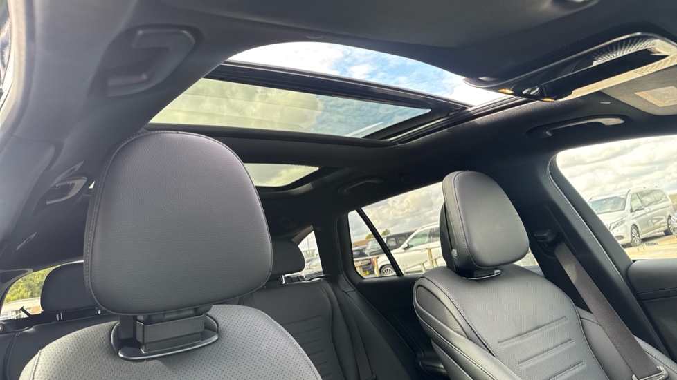 Mercedes-Benz C-Class C300 AMG Line Premium [Pan Roof] 5dr 9G-Tronic Petrol Estate - Image 31