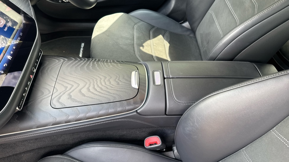 Mercedes-Benz E-Class E300e Urban Edition 4dr 9G-Tronic Saloon - Image 13