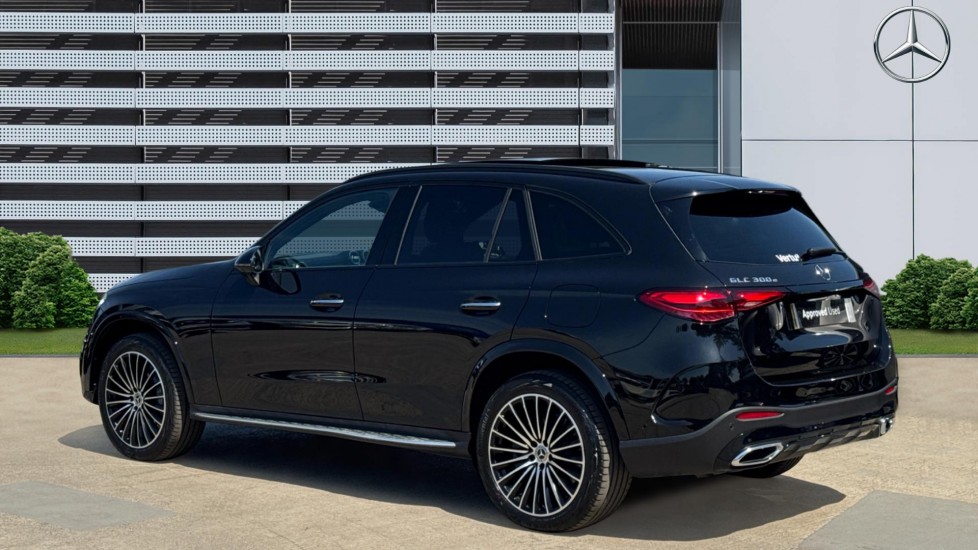 Mercedes-Benz GLC 300e 4Matic AMG Line Prem Plus 5dr 9G-Tronic Estate - Image 2