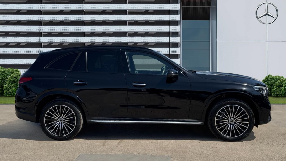 Mercedes-Benz GLC 300e 4Matic AMG Line Prem Plus 5dr 9G-Tronic Estate - Image 5