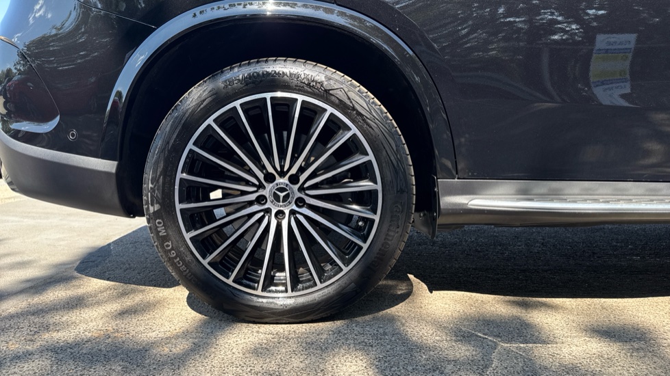 Mercedes-Benz GLC 300e 4Matic AMG Line Prem Plus 5dr 9G-Tronic Estate - Image 7