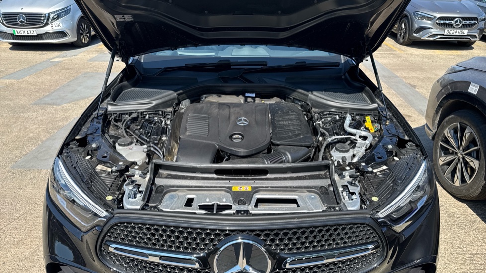 Mercedes-Benz GLC 300e 4Matic AMG Line Prem Plus 5dr 9G-Tronic Estate - Image 8