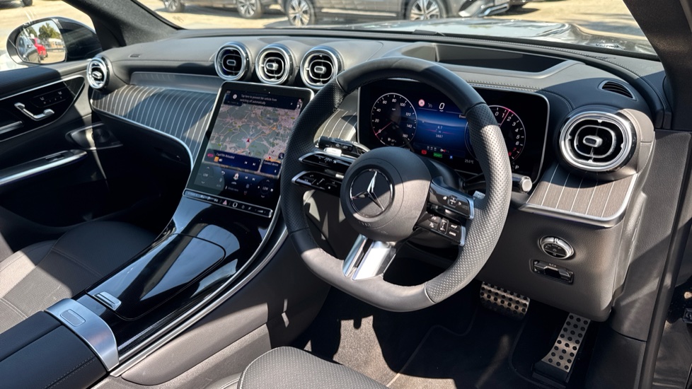 Mercedes-Benz GLC 300e 4Matic AMG Line Prem Plus 5dr 9G-Tronic Estate - Image 11