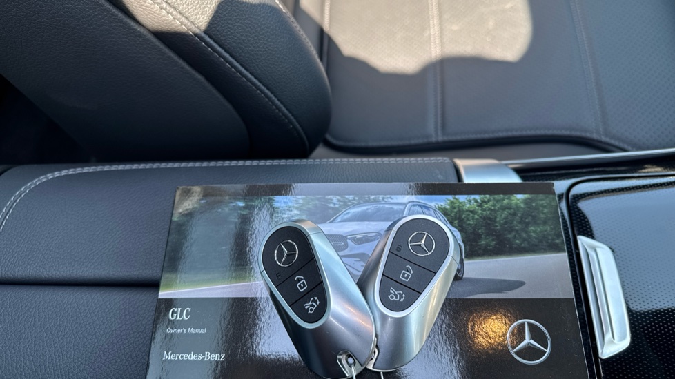 Mercedes-Benz GLC 300e 4Matic AMG Line Prem Plus 5dr 9G-Tronic Estate - Image 19