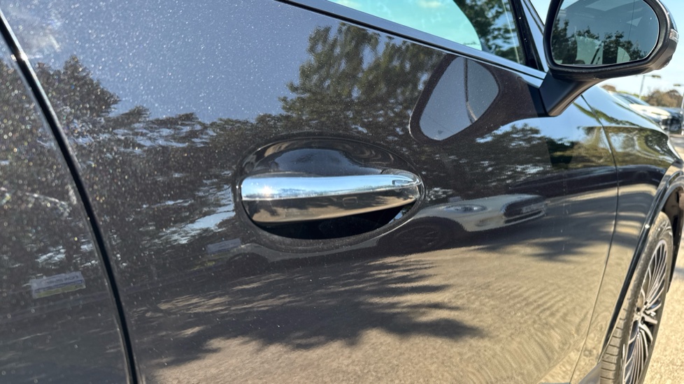 Mercedes-Benz GLC 300e 4Matic AMG Line Prem Plus 5dr 9G-Tronic Estate - Image 21