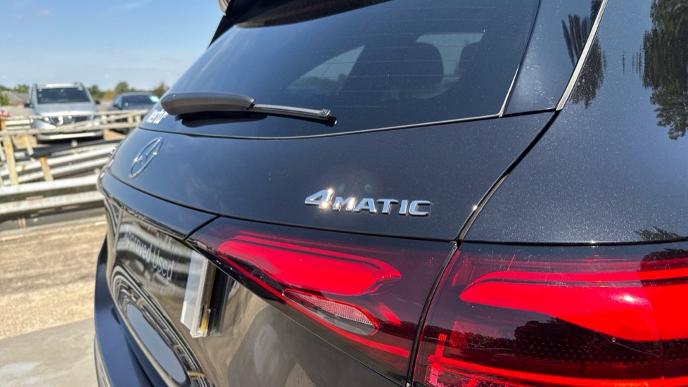 Mercedes-Benz GLC 300e 4Matic AMG Line Prem Plus 5dr 9G-Tronic Estate - Image 30